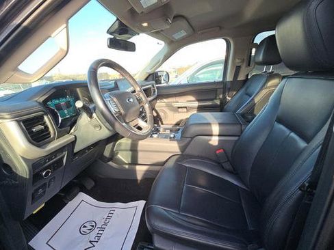 Used 2023 Ford Expedition XLT AWD/4WD image 5