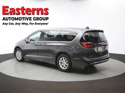 Used 2023 Chrysler Pacifica Touring-L FWD image 64