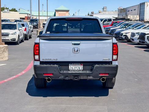 Used 2023 Honda Ridgeline RTL-E image 3