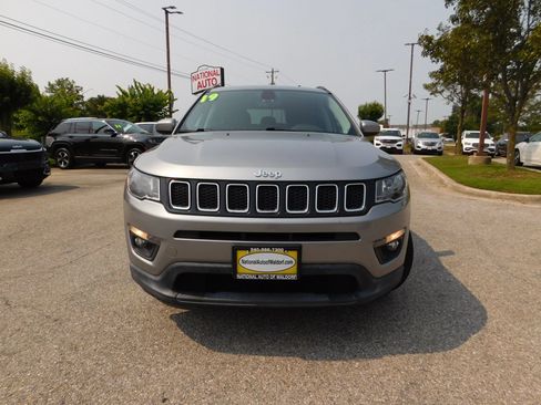 Used 2019 Jeep Compass Latitude w/ Popular Equipment Group AWD/4WD image 3