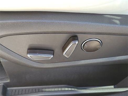 Certified 2023 Lincoln Nautilus Black Label w/ Class II Trailer Tow Package image 12