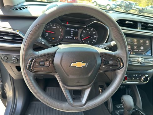 Certified 2022 Chevrolet TrailBlazer LT w/ Driver Confidence Package AWD/4WD image 18