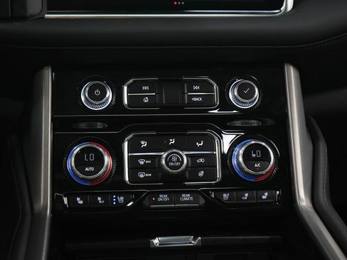 Used 2024 GMC Yukon Denali w/ Advanced Technology Package AWD/4WD image 23