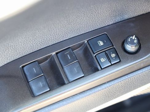 Certified 2022 Toyota Camry SE image 16