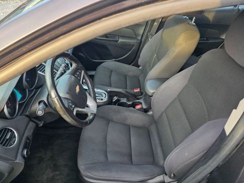 Used 2014 Chevrolet Cruze LT image 12