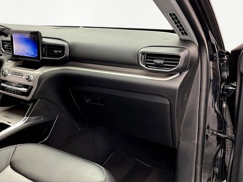 Used 2023 Ford Explorer XLT w/ Equipment Group 202A image 17