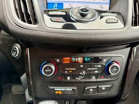 Used 2017 Ford Escape Titanium AWD/4WD image 32