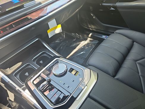 New 2026 BMW 740i RWD image 27