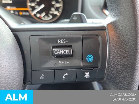 Used 2024 Nissan Rogue SV FWD image 22