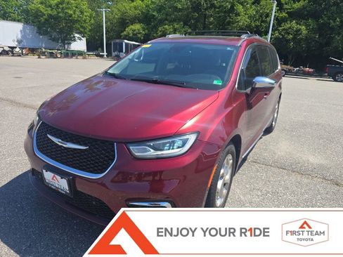 Used 2022 Chrysler Pacifica Limited FWD image 1