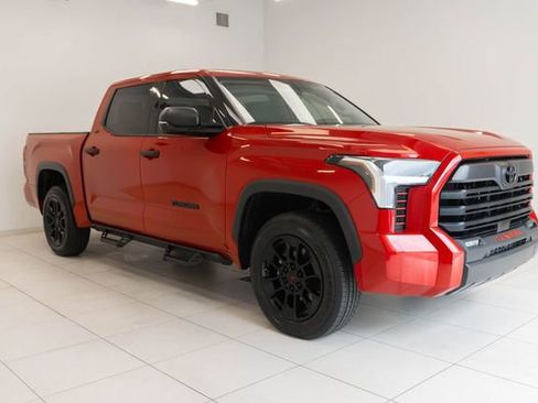 Used 2023 Toyota Tundra SR5 w/ SR5 Convenience Package AWD/4WD image 7