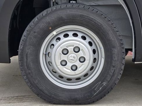 Used 2025 RAM ProMaster 2500 FWD image 12