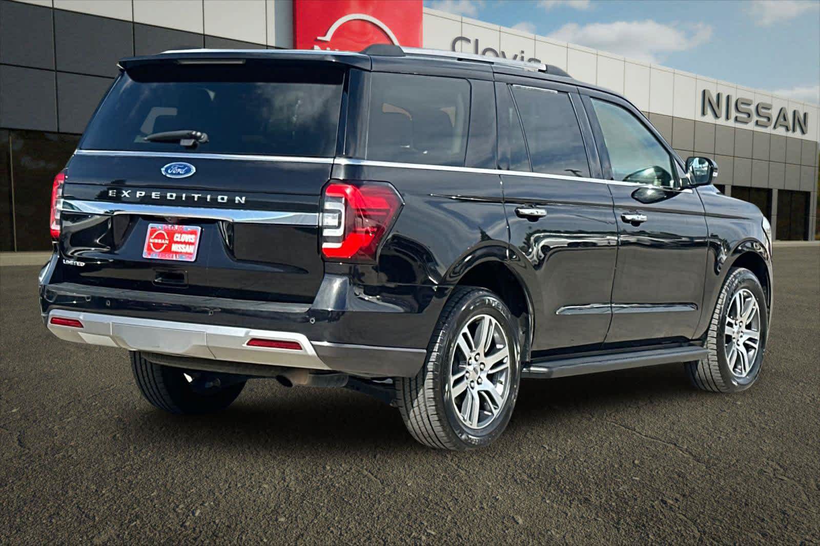 Used 2024 Ford Expedition Limited RWD image 4