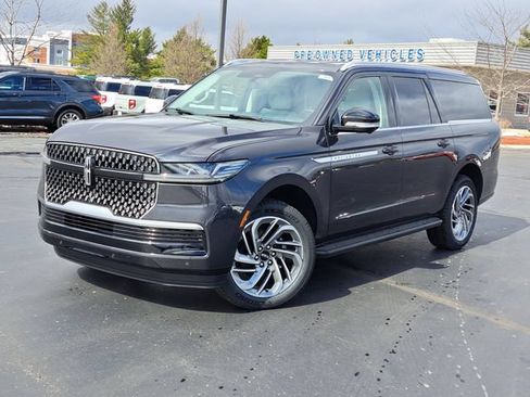 New 2026 Lincoln Navigator L Premier AWD/4WD image 52