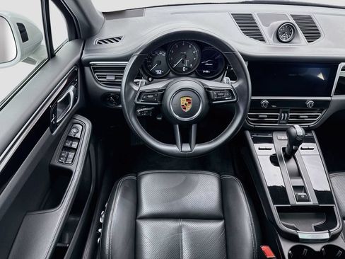 Used 2022 Porsche Macan AWD/4WD image 10