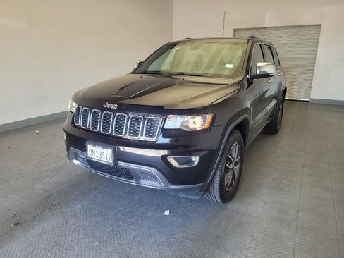 Used 2018 Jeep Grand Cherokee Limited w/ Trailer Tow Group IV AWD/4WD image 15