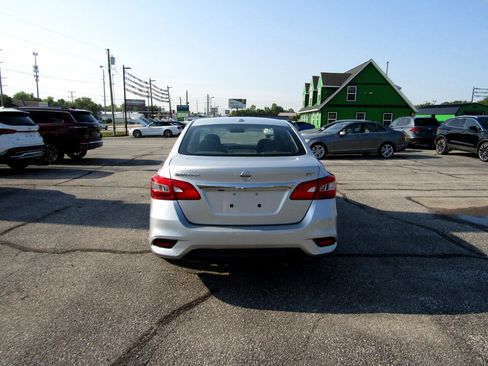 Used 2019 Nissan Sentra SV image 6