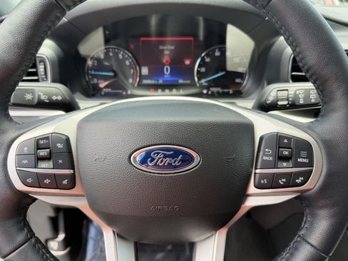 Used 2022 Ford Explorer XLT w/ Equipment Group 202A RWD image 29