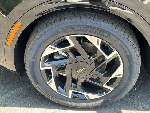 New 2025 Kia Sportage SX image 12