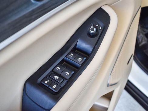 Used 2022 Jeep Grand Cherokee Limited 4xe w/ Luxury Tech Group II image 21