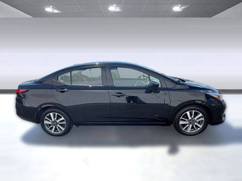 Used 2025 Nissan Versa SV FWD image 8