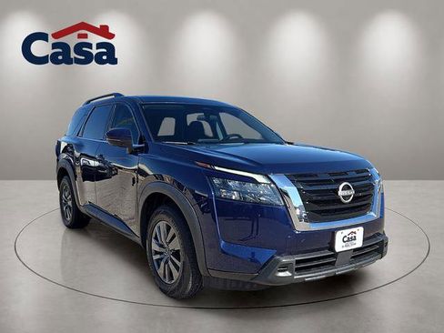 Used 2024 Nissan Pathfinder SV FWD image 4