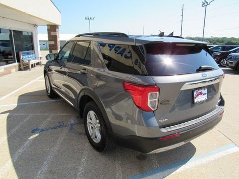 Used 2023 Ford Explorer XLT w/ Equipment Group 202A AWD/4WD image 7