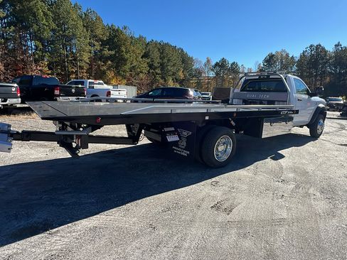 New 2025 RAM 5500 4x4 Regular Cab image 8