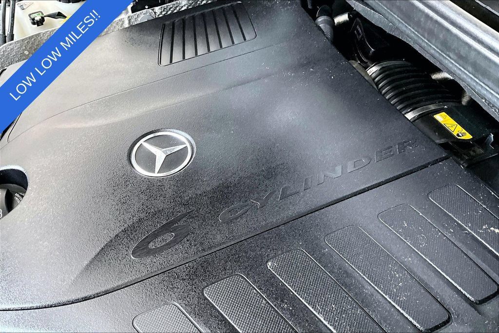 Used 2025 Mercedes-Benz GLS 450 4MATIC image 44