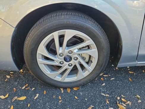 Used 2024 Subaru Impreza Hatchback image 5