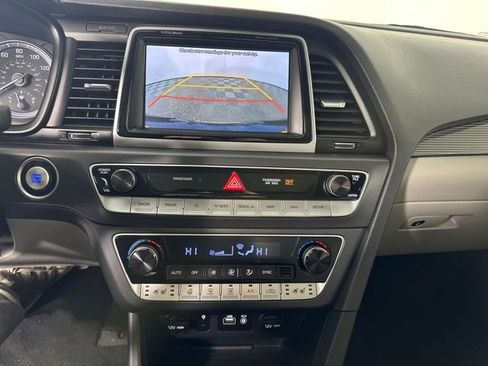 Used 2019 Hyundai Sonata Limited w/ Ultimate Package 04 image 22