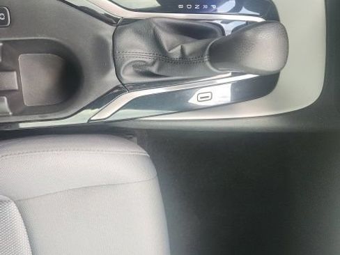 Used 2024 Toyota Corolla SE FWD image 5