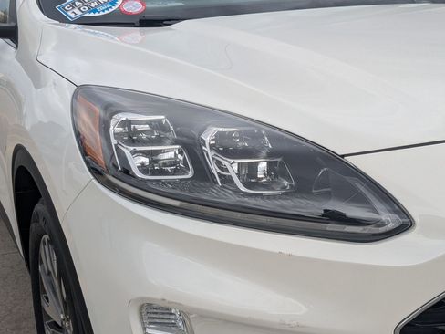 Used 2020 Ford Escape Titanium w/ Titanium Premium Package 2.0 image 10