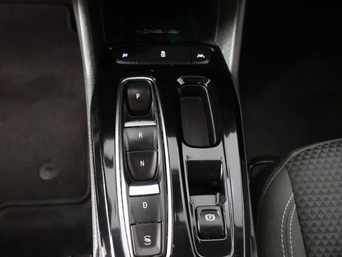 Used 2023 Chevrolet Bolt EUV LT image 41