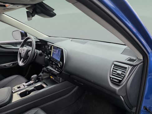 Certified 2025 Lexus NX 250 FWD w/ Premium Package image 23