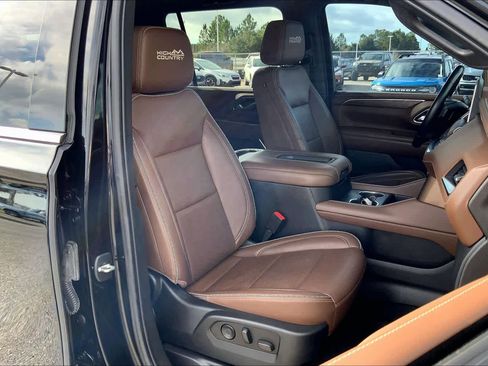 Used 2021 Chevrolet Suburban High Country image 8