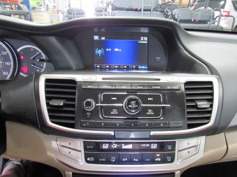 Used 2014 Honda Accord LX image 18