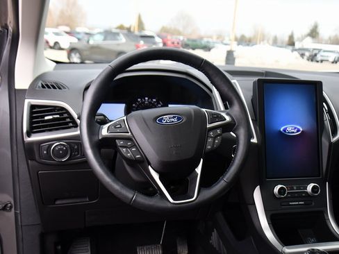 Used 2022 Ford Edge SEL w/ Convenience Package image 12