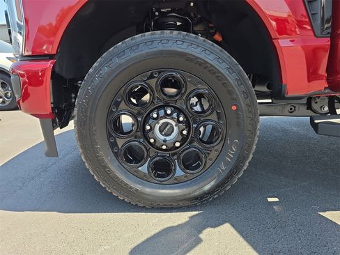 New 2025 Ford F250 Lariat w/ Black Appearance Package image 28