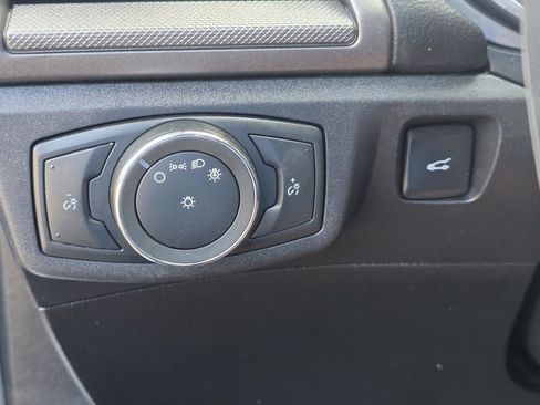 Used 2020 Ford Fusion SE FWD image 26