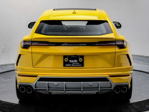 Used 2021 Lamborghini Urus AWD/4WD image 13