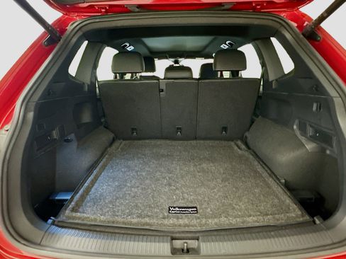 Used 2024 Volkswagen Tiguan SEL R-Line image 31