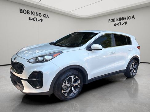 Used 2022 Kia Sportage LX FWD image 1