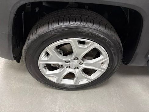 Used 2022 Jeep Renegade Limited AWD/4WD image 28