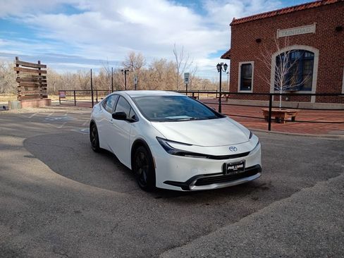 New 2026 Toyota Prius SE image 8