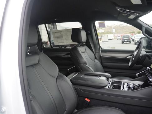 New 2026 Jeep Grand Wagoneer 4WD image 22