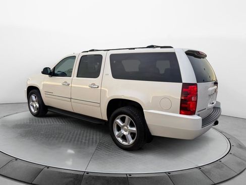 Used 2013 Chevrolet Suburban LTZ image 3