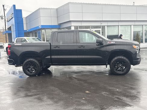 Used 2023 Chevrolet Silverado 1500 Custom Trail Boss image 2