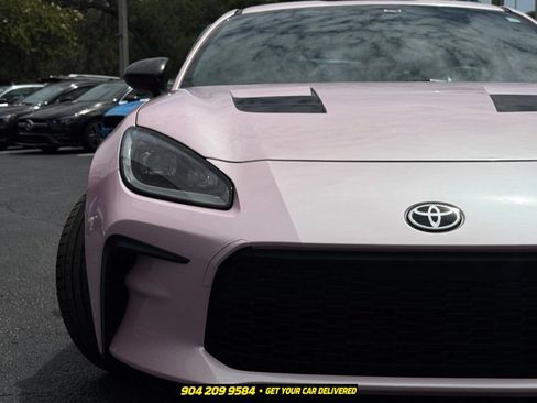 Used 2023 Toyota GR86 Premium w/ ALL Weather Mat Package (TMS) RWD image 11
