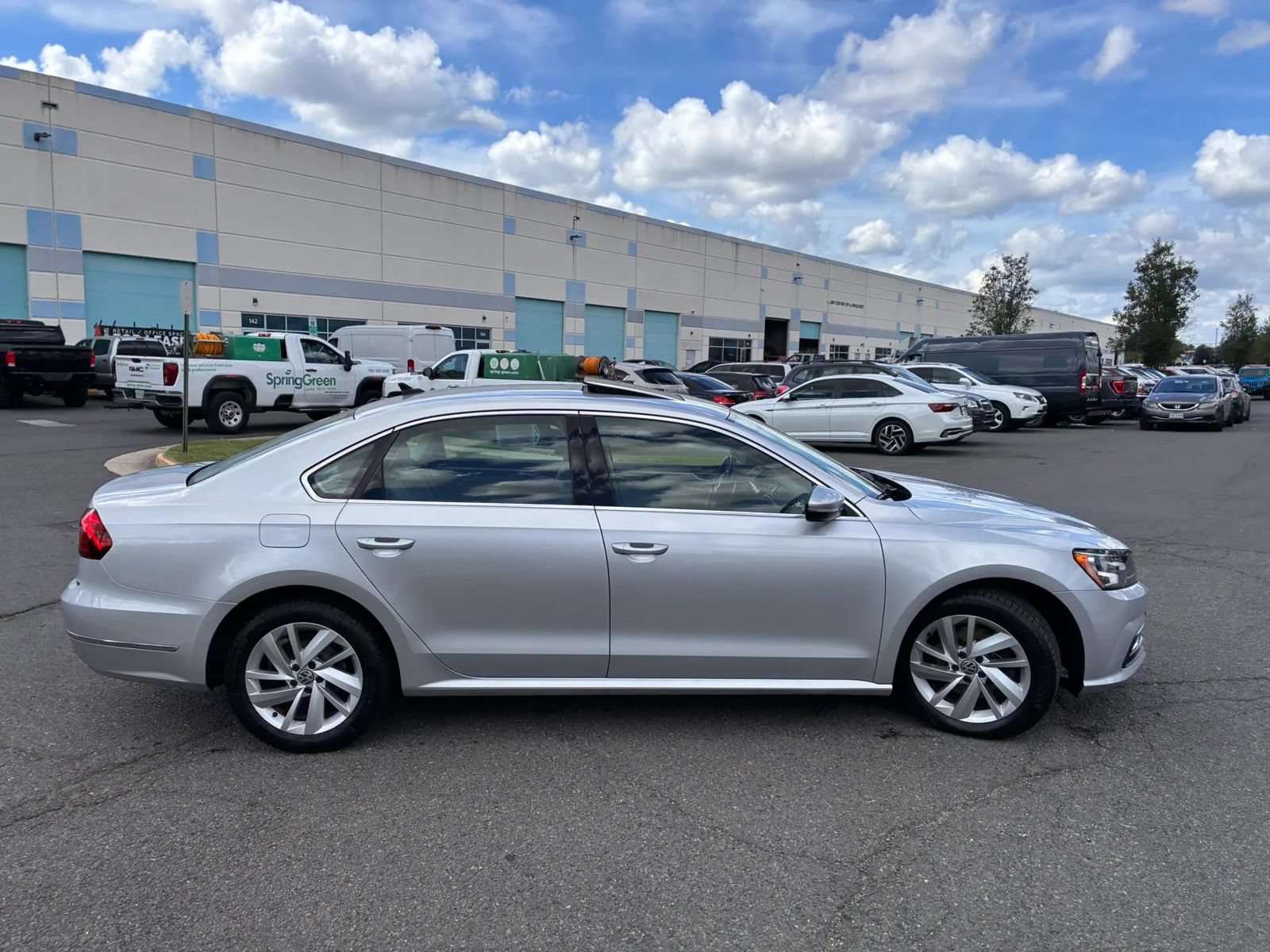 Used 2018 Volkswagen Passat 2.0T SE FWD image 8